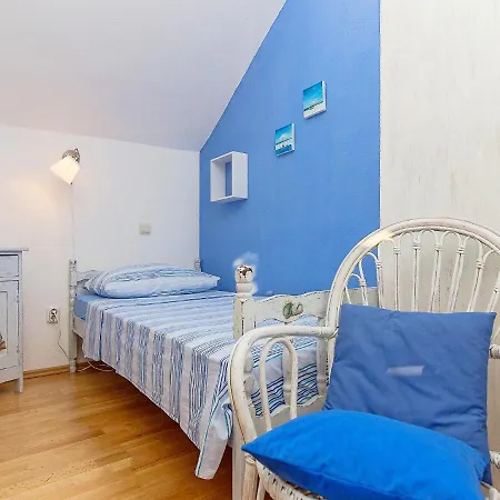 Holiday House Meri